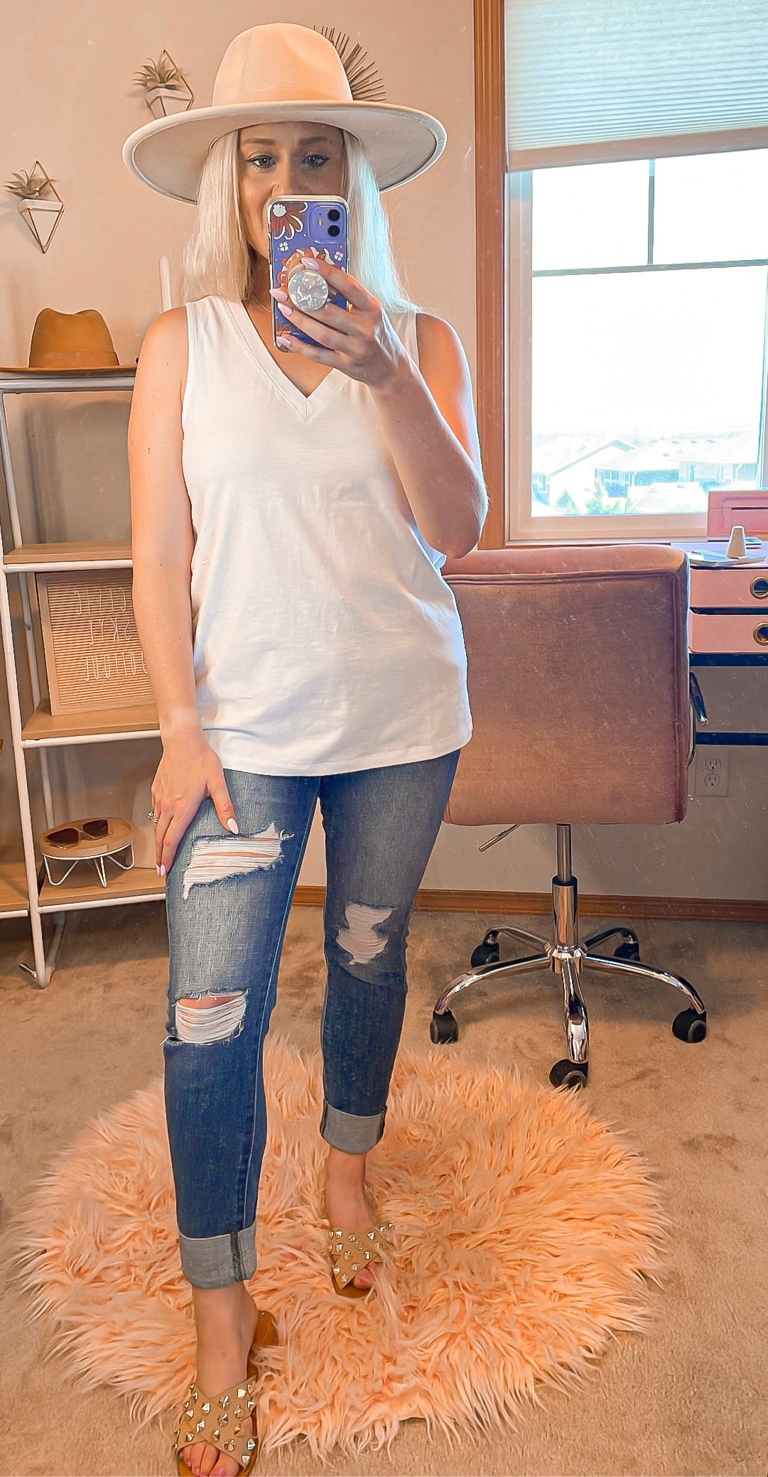 Basic V-neck tank top