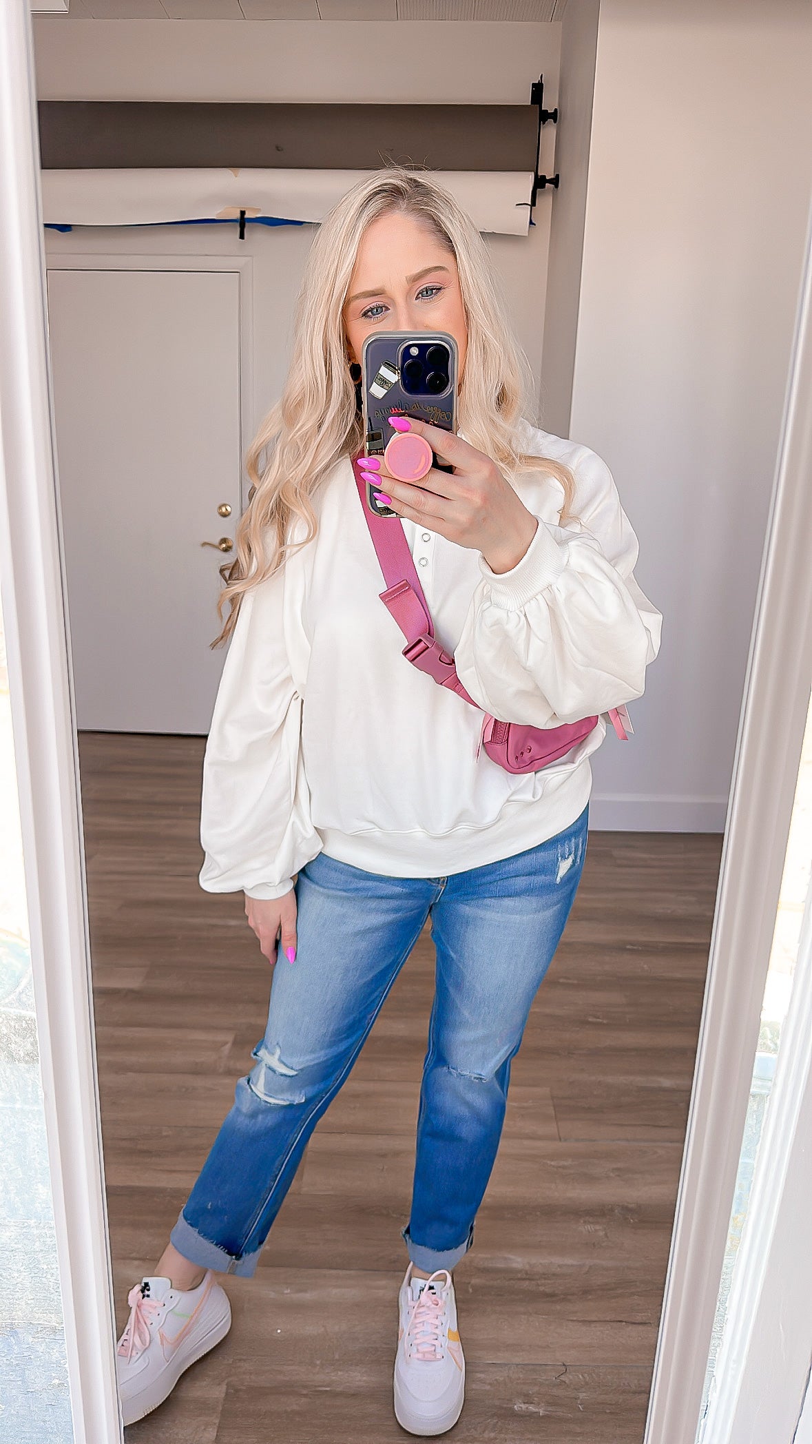 White Snap Pullover sweatshirt